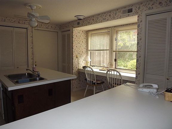 5th image of 9488 S Pointe Lasalles Dr #76