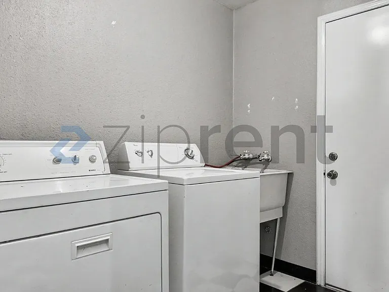 2727 57th St #1 — Photo 18