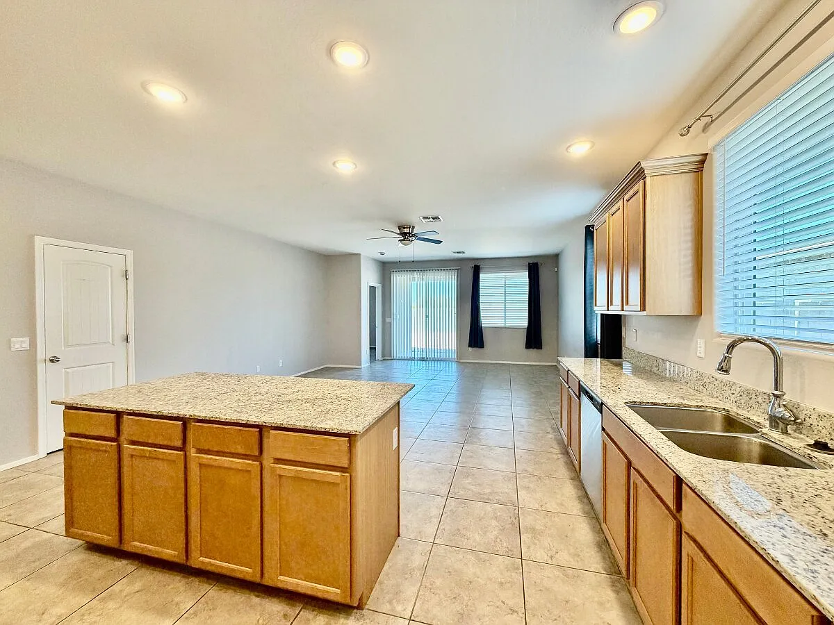13484 W Range Mule Dr, Peoria, AZ 85383 — Photo 4