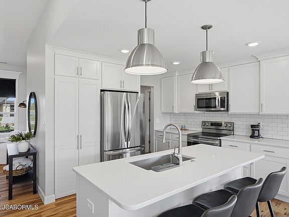 3rd image of 14641 Wellstead Dr