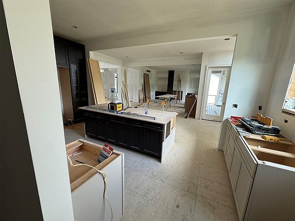 3rd image of 930 Harrington Way