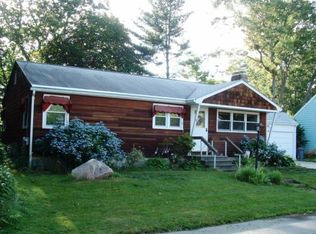 60 Sachem Rd, Riverside, RI 02915