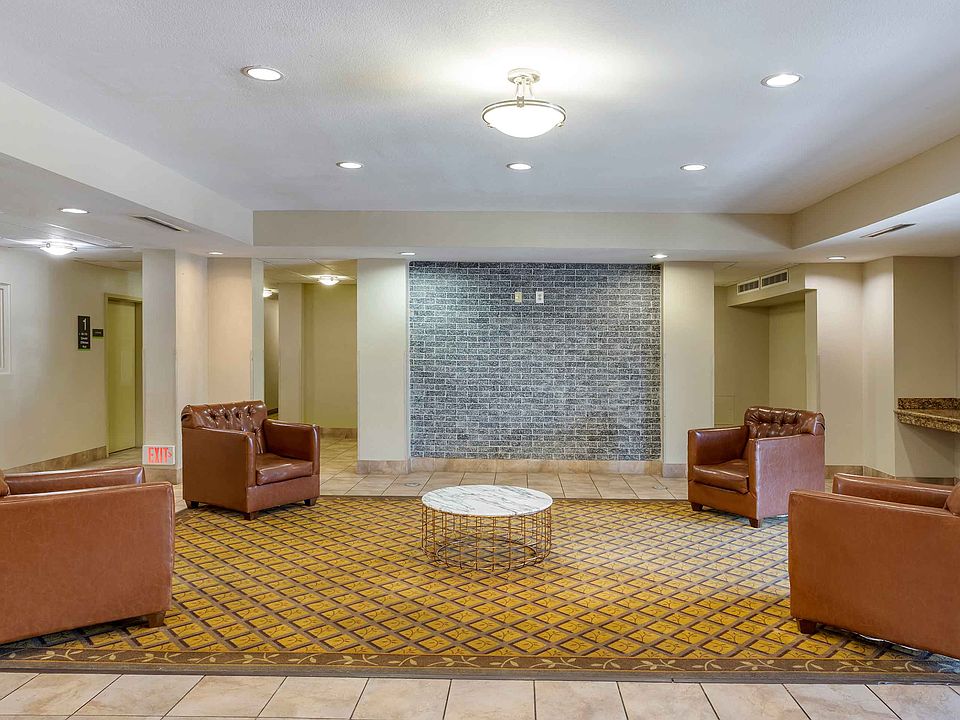 Lobby and Guest Check-in