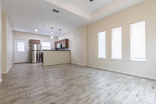 1609 W Powell St #1 Photo 1
