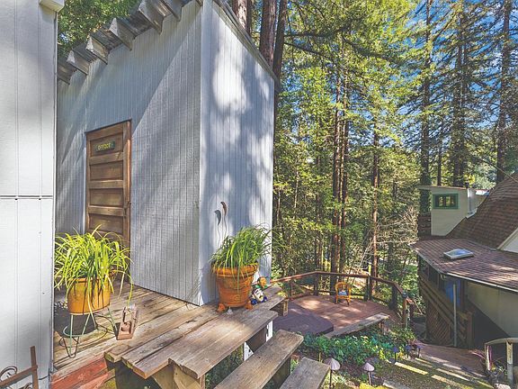 4th image of 9085 Middle Terrace