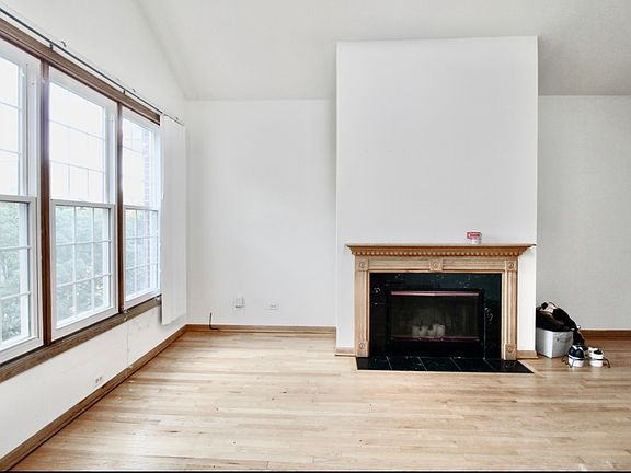 5th image of 1432 W Cortez St APT 3