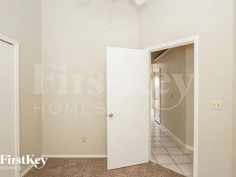 1008 Vannessa Dr — Photo 10
