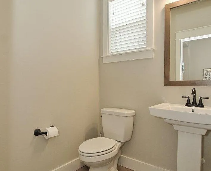 3316 E Girdner Dr — Photo 4