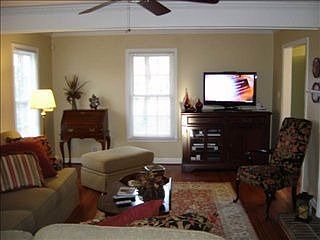 4th image of 98 Woodwind Dr