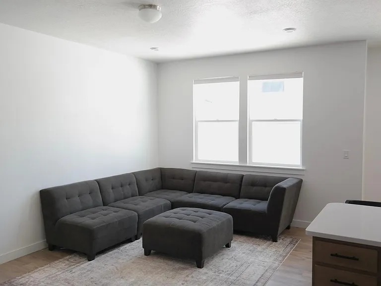1088 S Lilac Way — Photo 7
