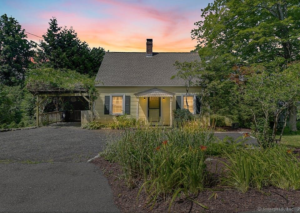 1st image of 129 Glenwood Avenue