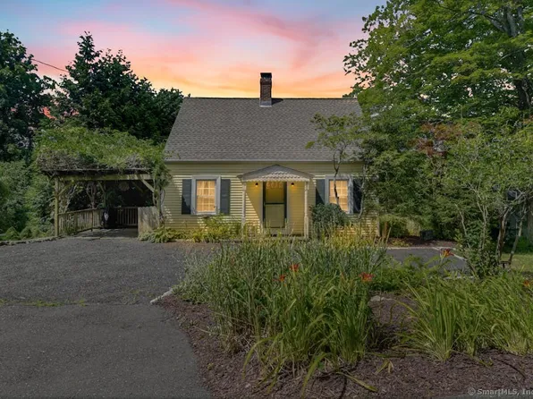 129 Glenwood Avenue, Middlebury, CT 06762