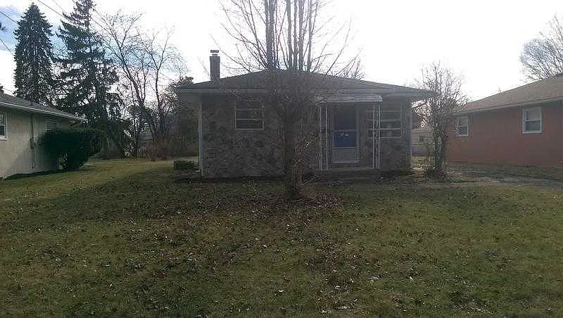 1591 E Gates St photo 1