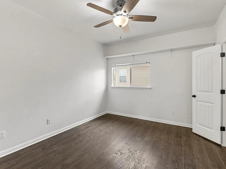 18613 Falcon Pointe Blvd — Photo 15