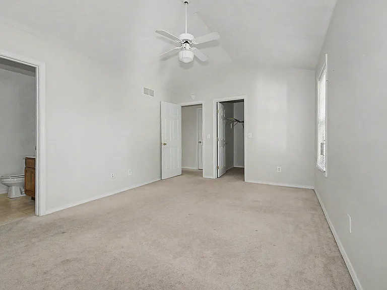 1004 Doral Dr — Photo 6