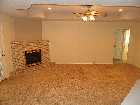 3rd image of 44 W Northaven St