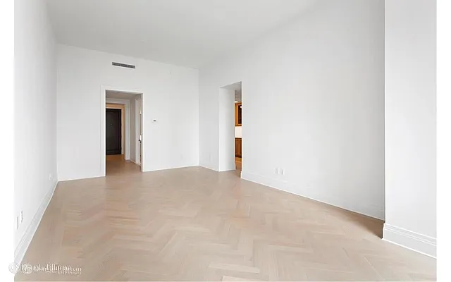 Rented by Douglas Elliman | media 14