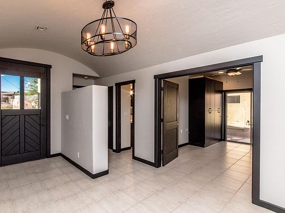 5th image of 1821 Glorietta Dr
