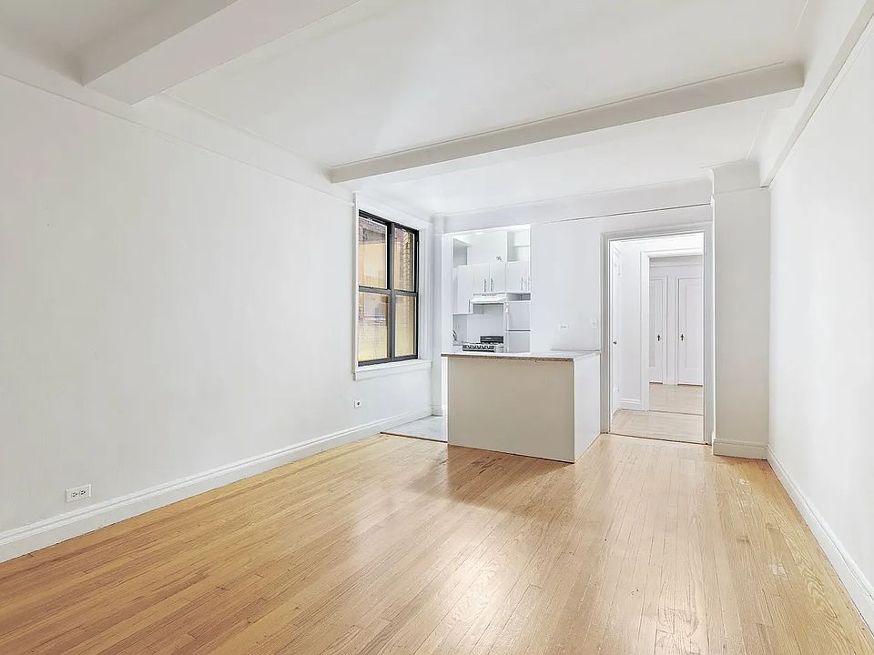 1st image of 301 E 21st St #4K