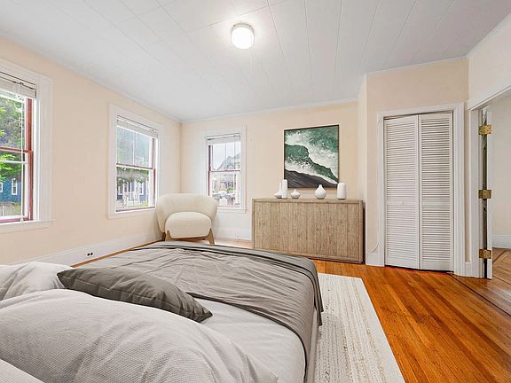 4th image of 8 Westerly St #1