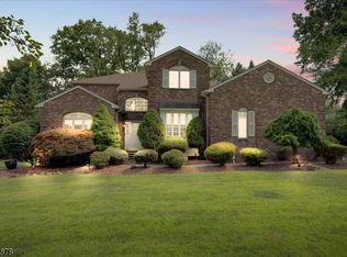 4 Justin Dr, East Hanover, NJ 07936