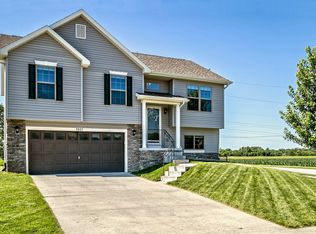 1801 Ashwood Ave, Papillion, NE 68133