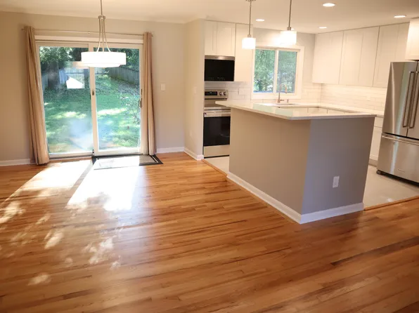 12111 Suffolk Ter, Gaithersburg, MD 20878