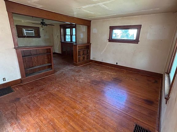 4th image of 1415 Lynn Ave