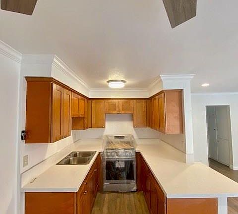 4th image of 5255 Satsuma Ave