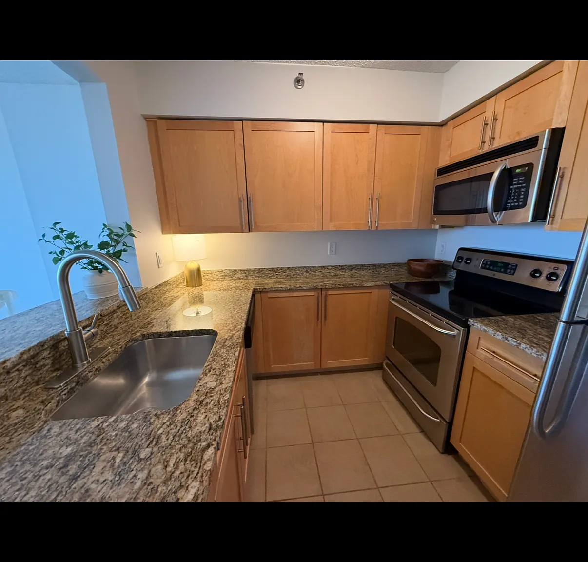 10101 Grosvenor Pl — Photo 3