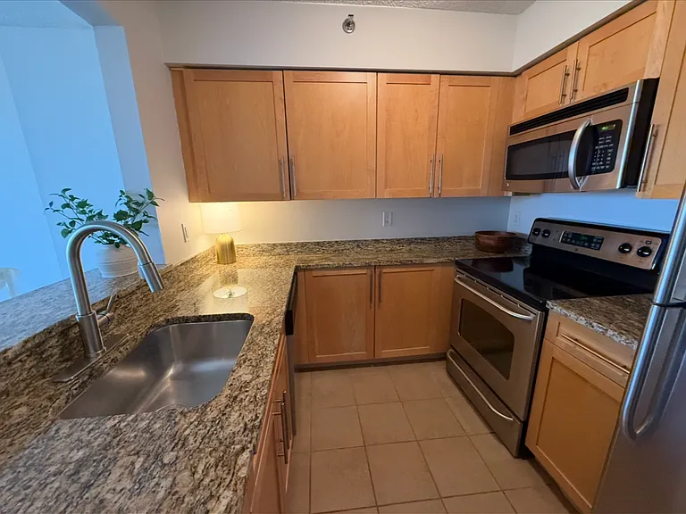 10101 Grosvenor Pl #2008 — Photo 3