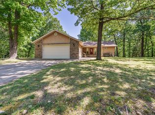 101 Beaverview Dr, Eureka Springs, AR 72631
