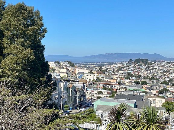 Sweeping view of the ocean, Twin Peaks and Marin Headlands