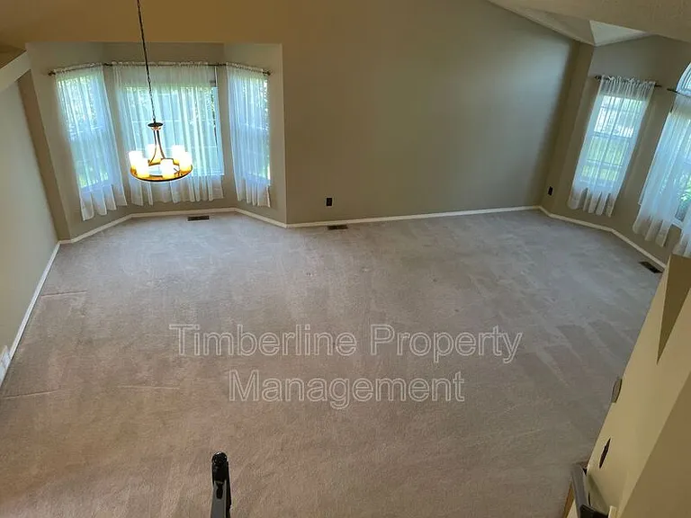 8322 Radcliff Dr — Photo 21
