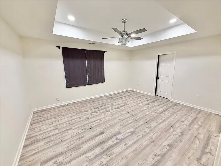 1401 W 7th St — Photo 10