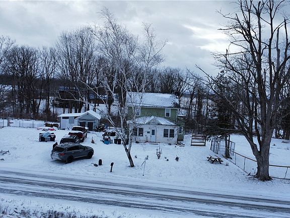 3rd image of 1320 Levanna Rd