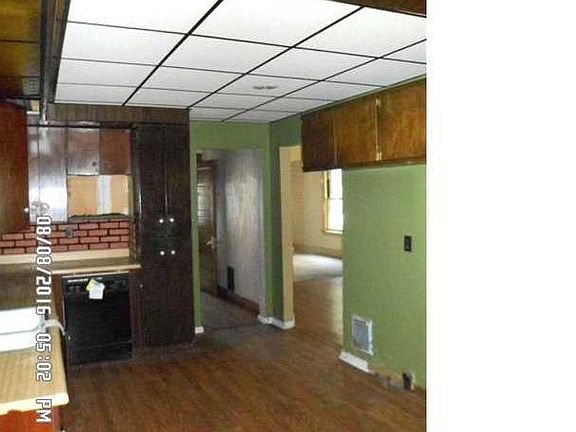 2nd image of 1744 La Salle Ave