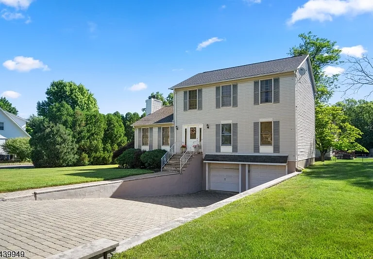 32 Montville Ave — Photo 2