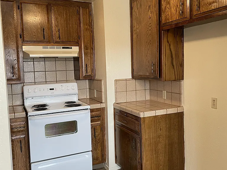 7708 N Laurelglen Blvd #A — Photo 5