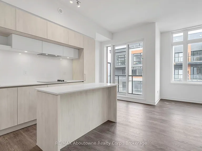 2 Steckley House Ln #Townhouse 923 — Photo 4
