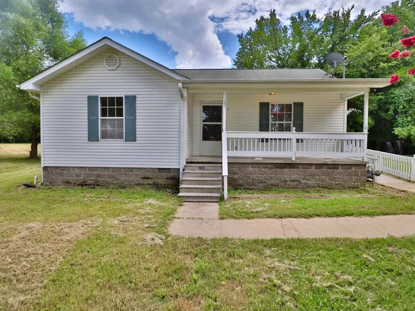 157 E Wardlow St, Gates, TN 38037