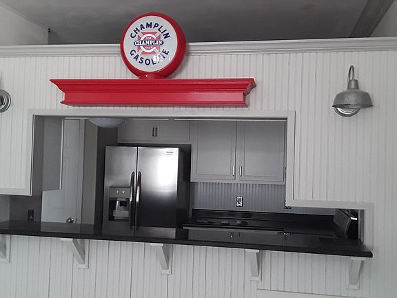 Gourmet Kitchen mimics old gas station front