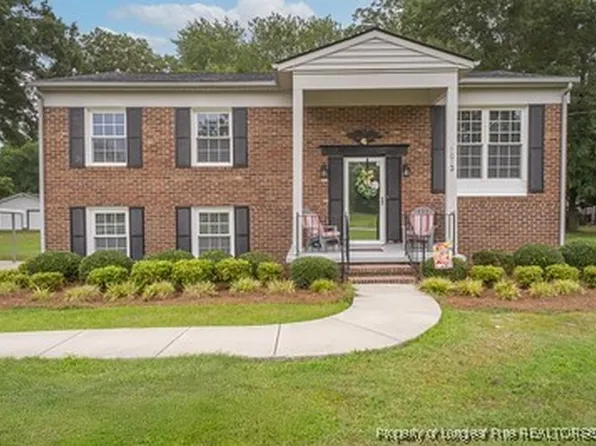 1012 Asbury Rd, Eastover, NC 28312