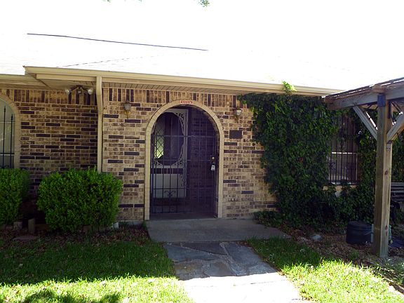4th image of 400 Ida Bess Dr