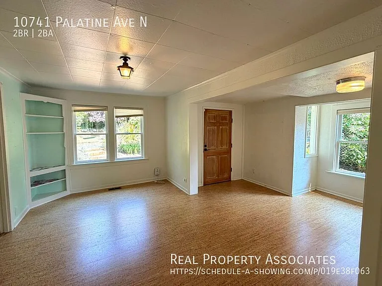 10741 Palatine Ave N — Photo 6