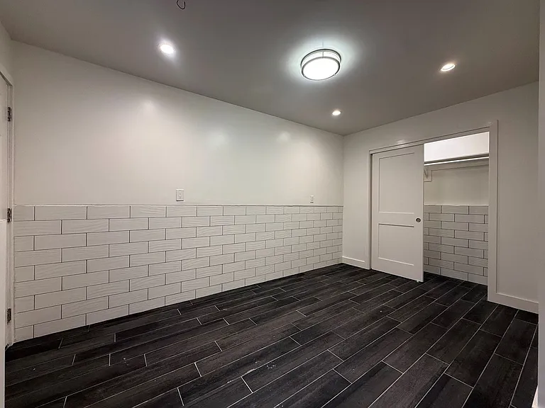 1674 Palou Ave #5 — Photo 2