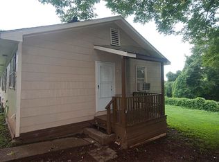 120 S Walker Ln, Oak Ridge, TN 37830