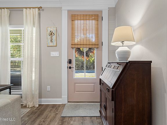 4th image of 1617 Alphabet Rd