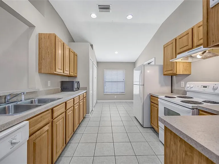 30435 Annadale Dr — Photo 15