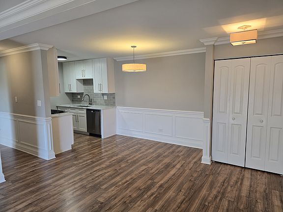 5th image of 520 Hill Dr APT 304
